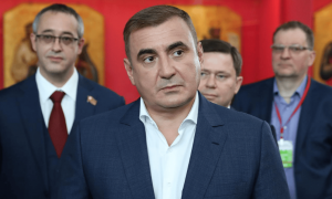 普京加速给接班人铺路，“爱将”久明能通过军权考验，成功接过俄罗斯权力的接力棒吗？