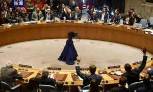 被英法德逼上绝路，伊朗拼死曝光以色列：研发“反人类武器”