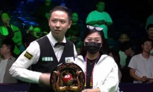 斯诺克英国公开赛：肖国栋4-2力挫迪克梅，再次夺冠