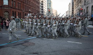 华盛顿示威反抗暴政，特朗普威胁“出兵美国”，要打内战了？