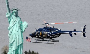 特朗普险些遭遇空难，美国一客机差点撞上“空军一号”，空管喊话：别看iPad了！