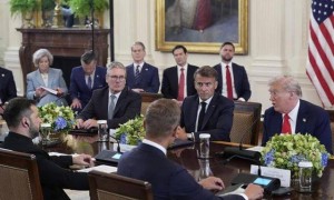 70万俄军压境，普京要让他们无后顾之忧！特朗普承认美国赢麻了！