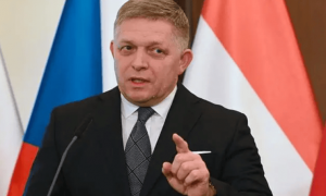 看完九三阅兵后，吕特坐不住了，呼吁欧盟要打“持久战”，微妙时刻，菲佐说了句让欧洲汗颜的话