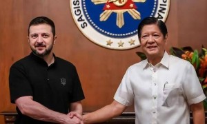 美日菲在南海军演，中国军舰强行加入，当场对菲军撂下4个大字