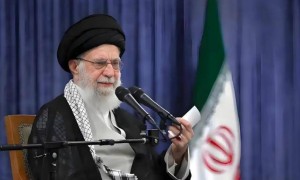 锁定以色列战机，却无法击落！伊朗“忍辱求和”失败后，转向中国