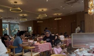 罗永浩就餐的西贝门店客流增加，表象之下更需关注预制菜透明化