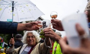 牛弹琴：法国的大麻烦来了